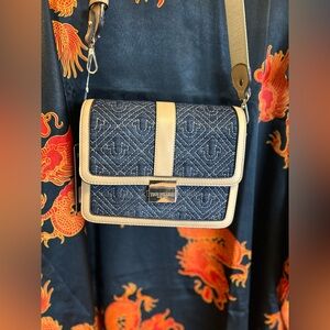 True religion, Crossbody